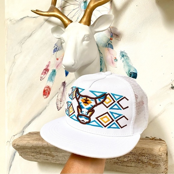 Tracker style Southwestern aztec HORN mesh back unisex baseball hat - Picture 2 of 11